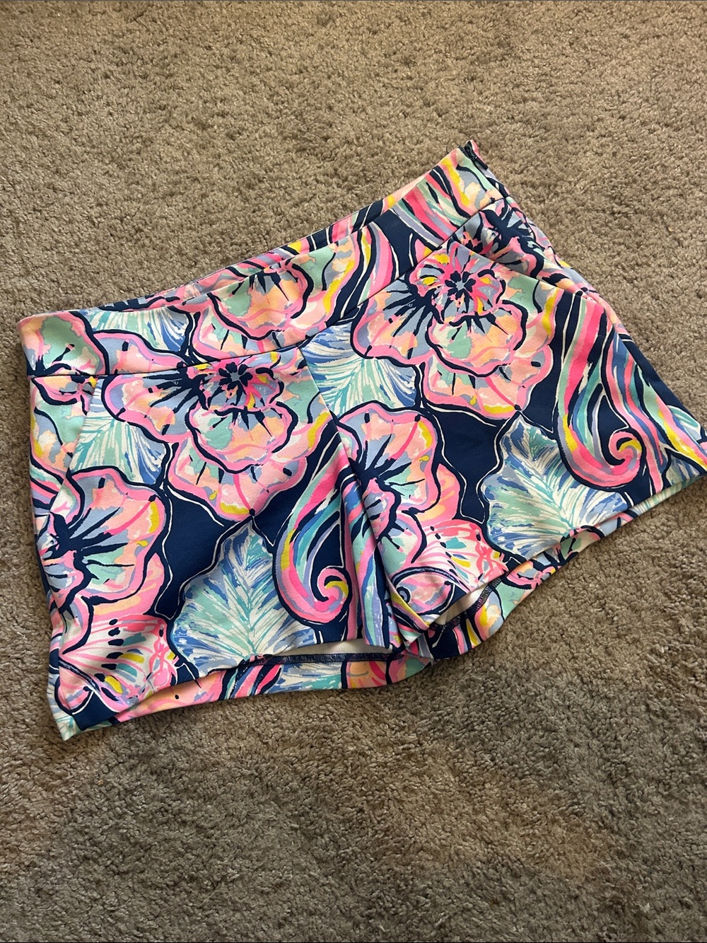 Lilly Pulitzer Makenna Ponte Shorts in Nauti Navy Boho Bateau - Size 6